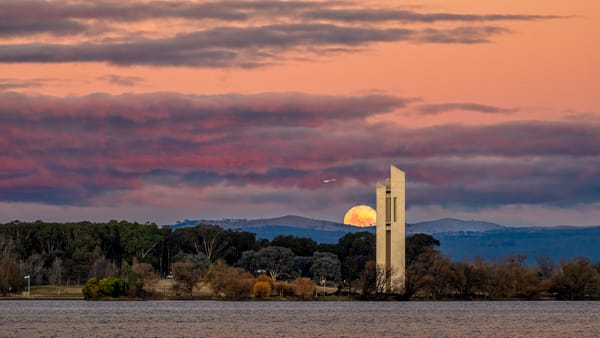 Full Moon Chasing in Canberra